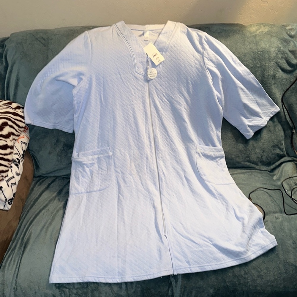 Simply Basic sleepwear breakfast robe light blue and quilted 2X New